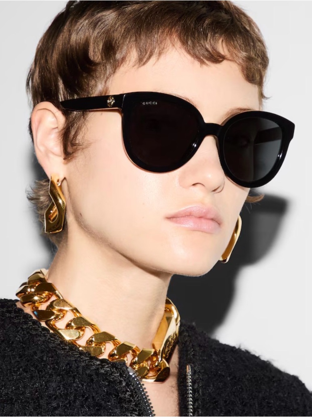 Gucci Black Frame Sunglasses with Brown Gradient Lenses - Picture 10 of 10